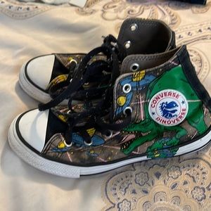 Dino converse size 1y